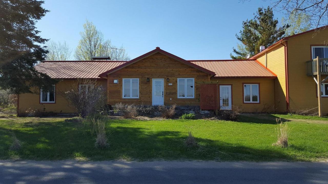 Auberge Ma Maison Sainte-Melanie Екстериор снимка